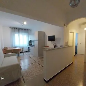 https://a-casa-di-finale-ligure.hotelitalianriviera.com